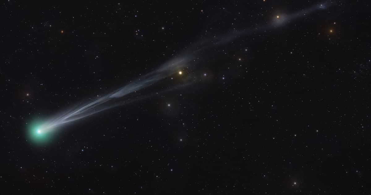 Two greenish comets are streaking across the night sky this month - NBC News